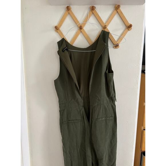 Banana Republic Jumpsuit Women's 6 Army Green Wide Leg Sleeveless Pockets - Picture 6 of 6